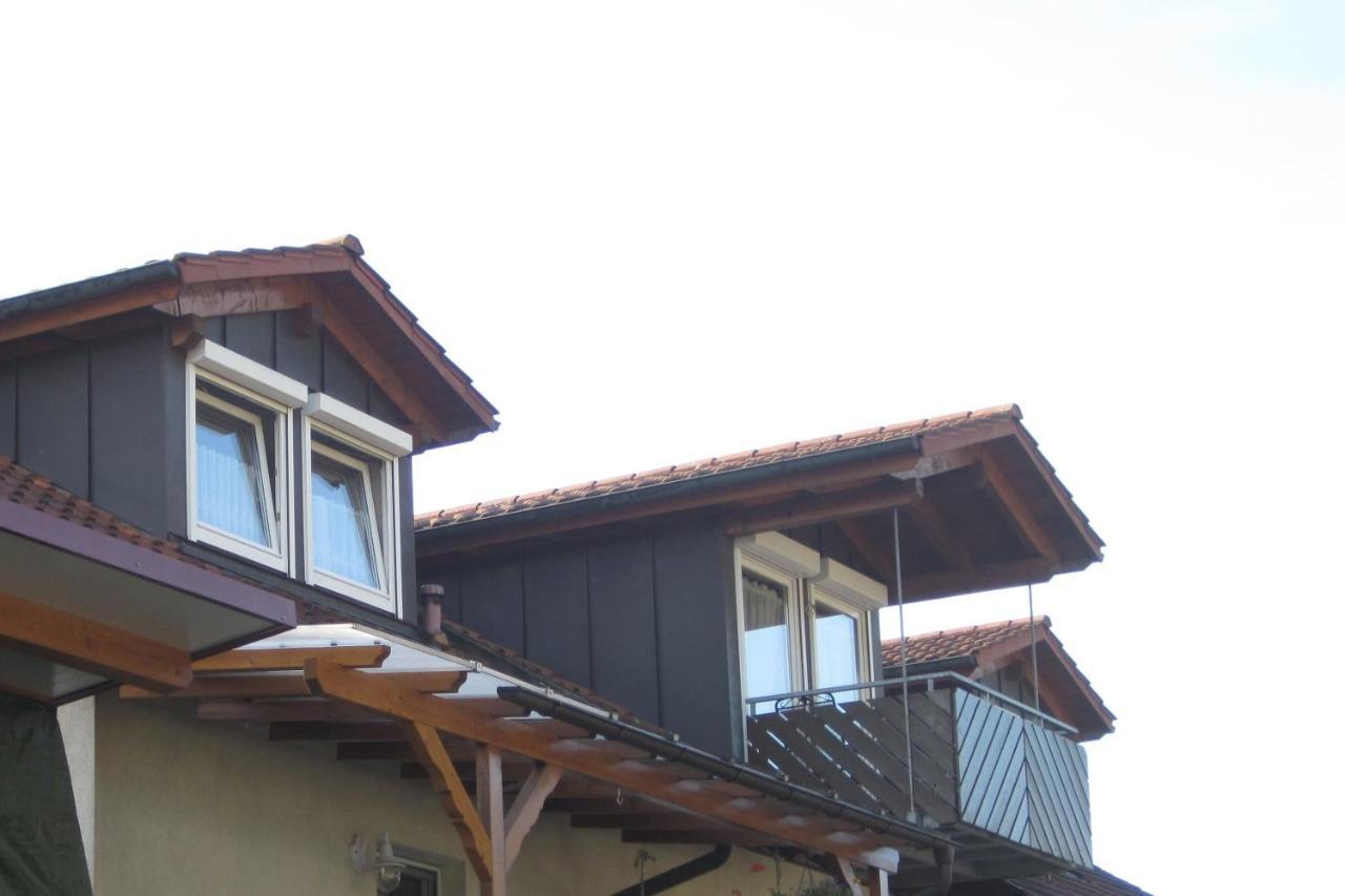 Апартаменты Weingut & Strausswirtschaft Vogel Фогтсбург Экстерьер фото