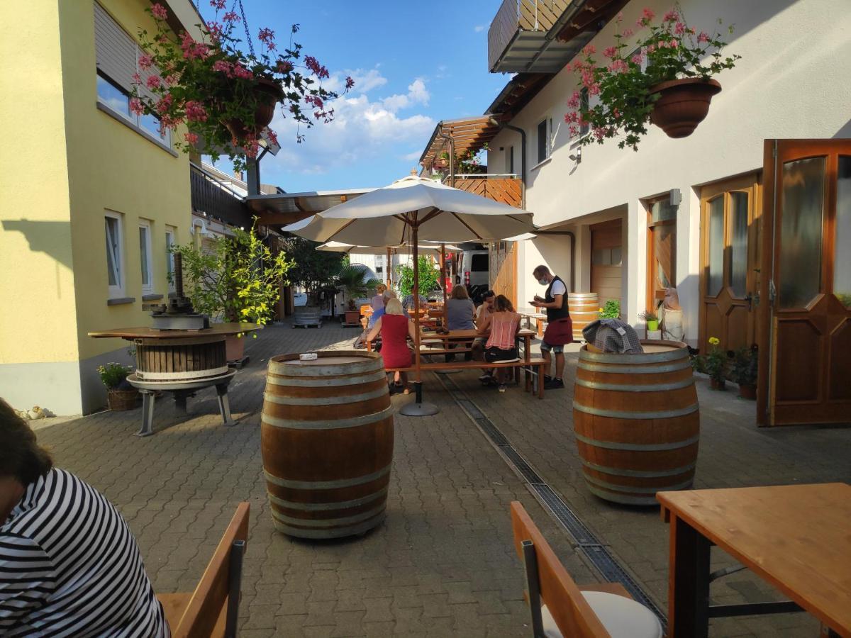 Апартаменты Weingut & Strausswirtschaft Vogel Фогтсбург Экстерьер фото