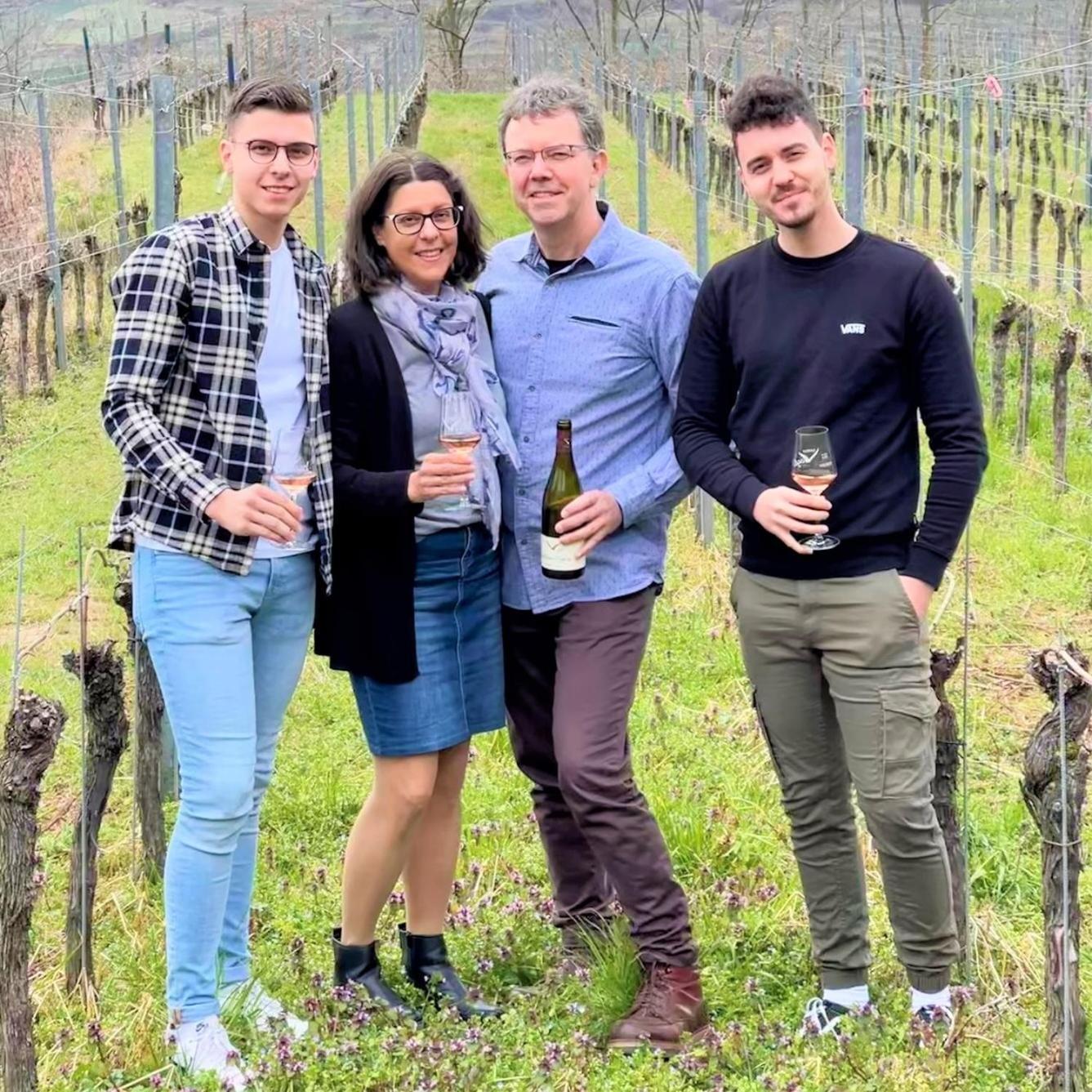 Апартаменты Weingut & Strausswirtschaft Vogel Фогтсбург Экстерьер фото